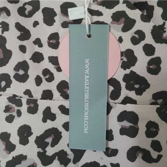 New Bailey's Blossoms Alredine Leopard Pinted Wrap Mommy & Me Dresses Sz S & 3T - Picture 6 of 12